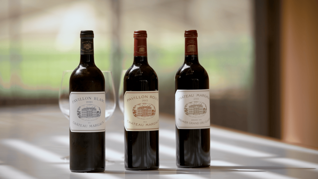 Bouteilles de Chateaux Margaux et de son second vin Pavillon Rouge et Pavillon Blanc