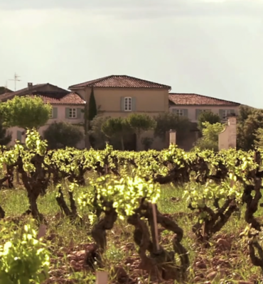 Château de Beaucastel pays tribute to Jacques Perrin